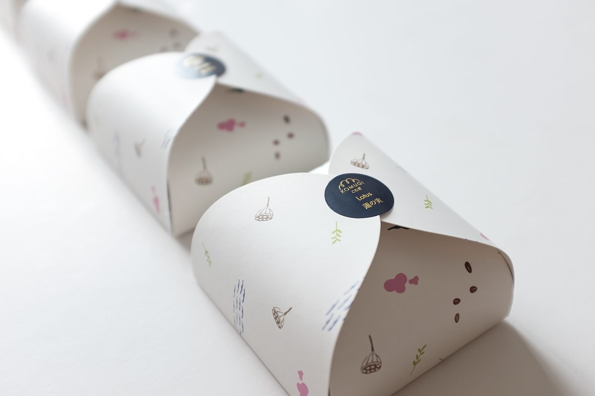 Komugi月餅包裝形象設(shè)計(jì)，食品vi設(shè)計(jì)，食品包裝設(shè)計(jì)，vi設(shè)計(jì)，深圳vi設(shè)計(jì)，左右格局