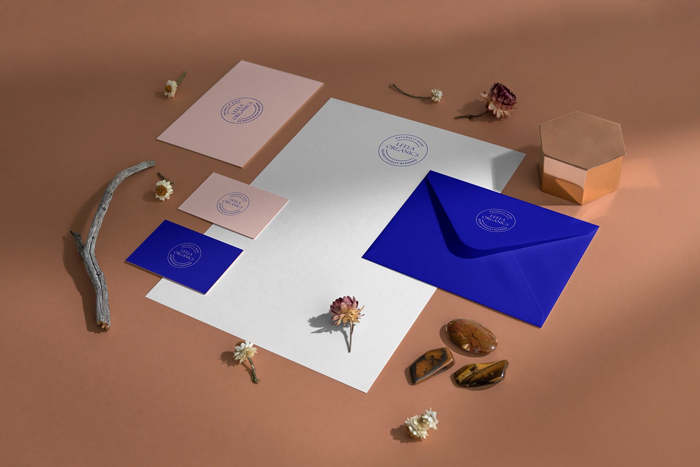 化妝品VI設計，品牌包裝設計，高端VI設計，左右格局