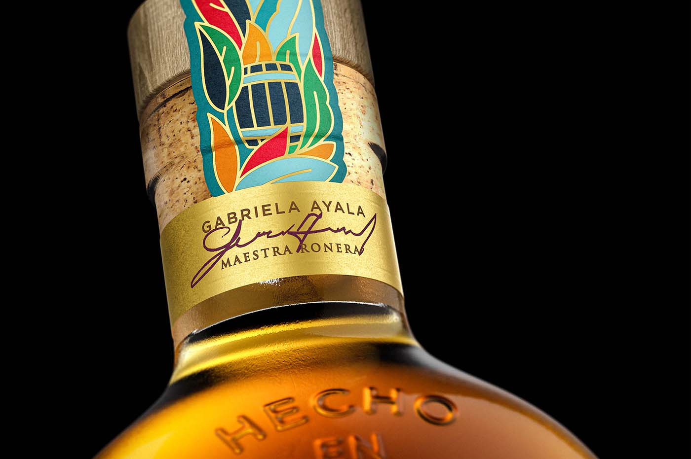 通過(guò)充滿活力的鍍金標(biāo)簽品牌包裝設(shè)計(jì)展示奇瓦坦的技術(shù)實(shí)力