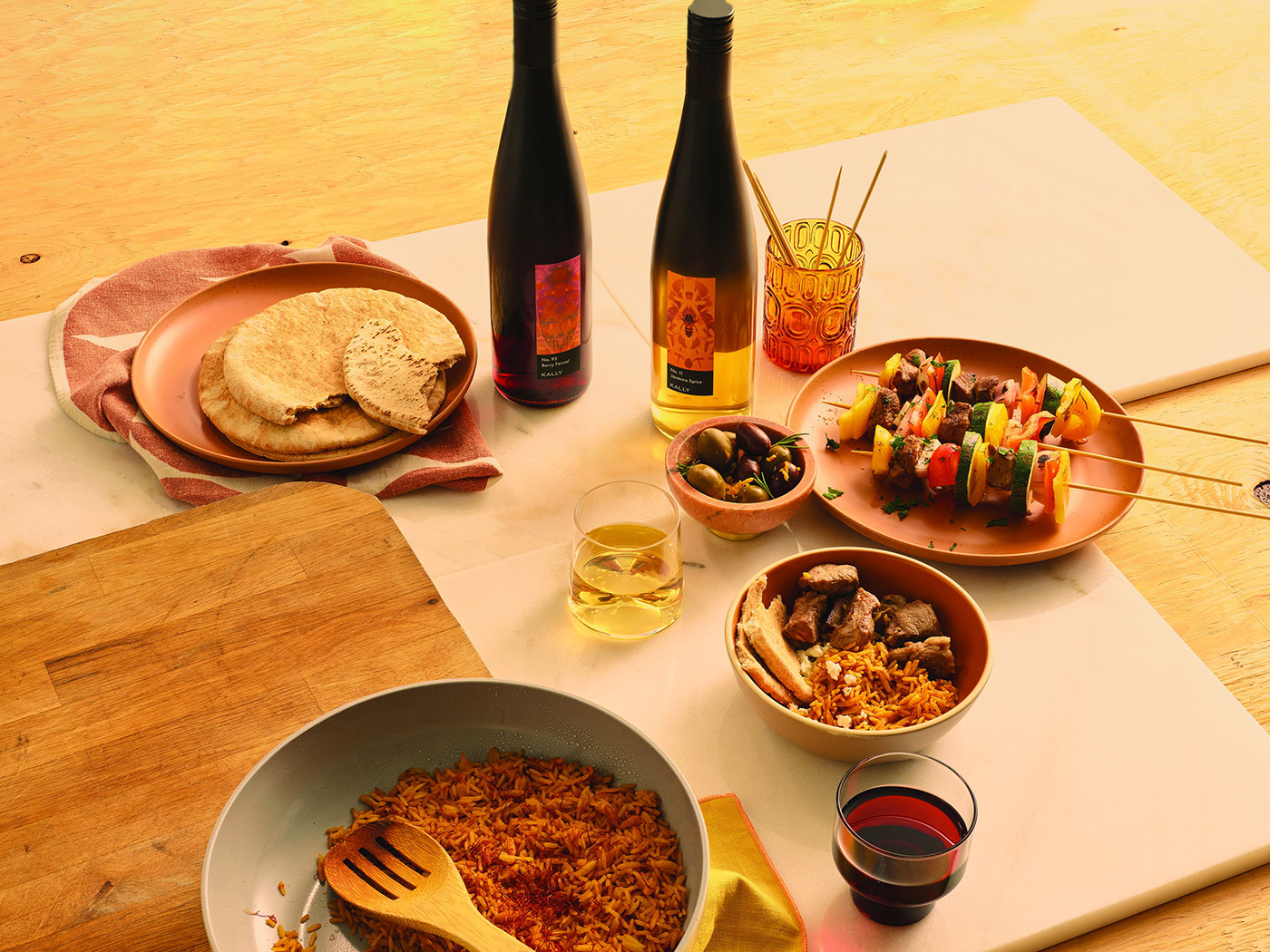 非酒精品牌 Kally 突出萬花筒的創(chuàng)新品牌包裝設計