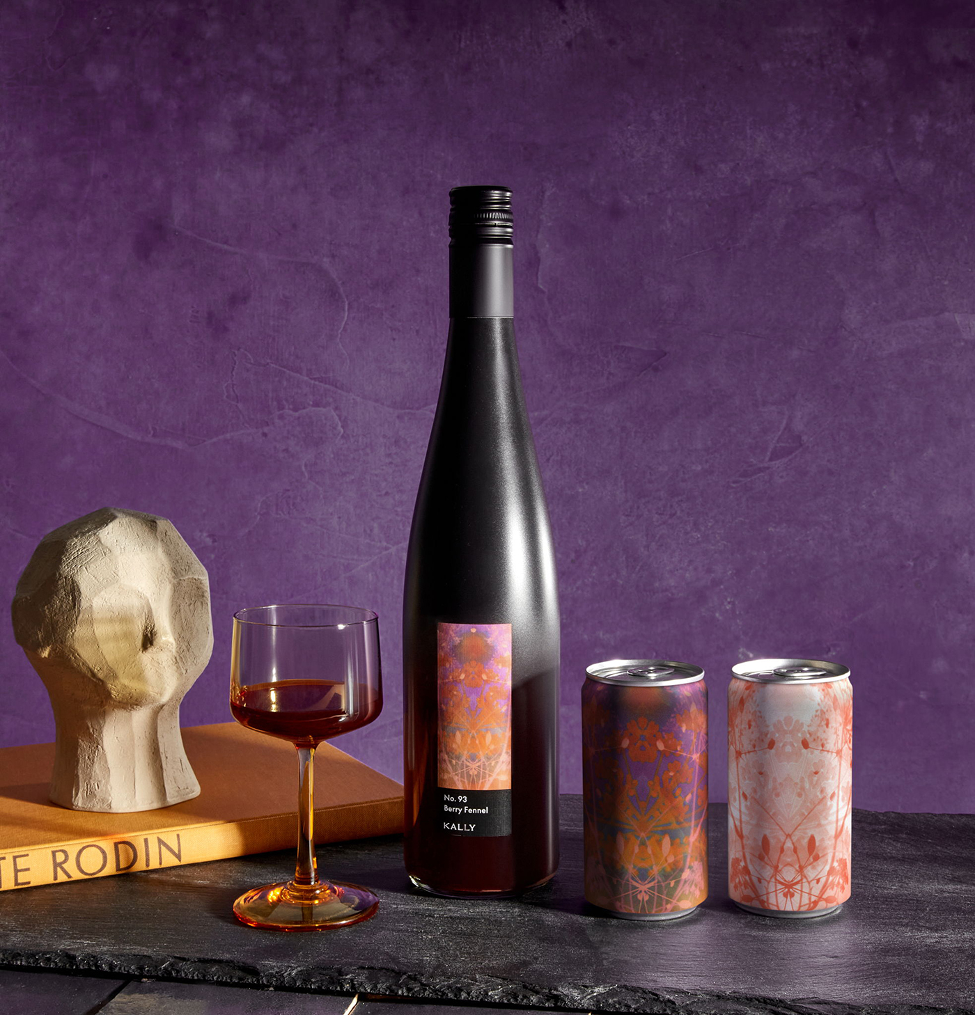 非酒精品牌 Kally 突出萬花筒的創(chuàng)新品牌包裝設計