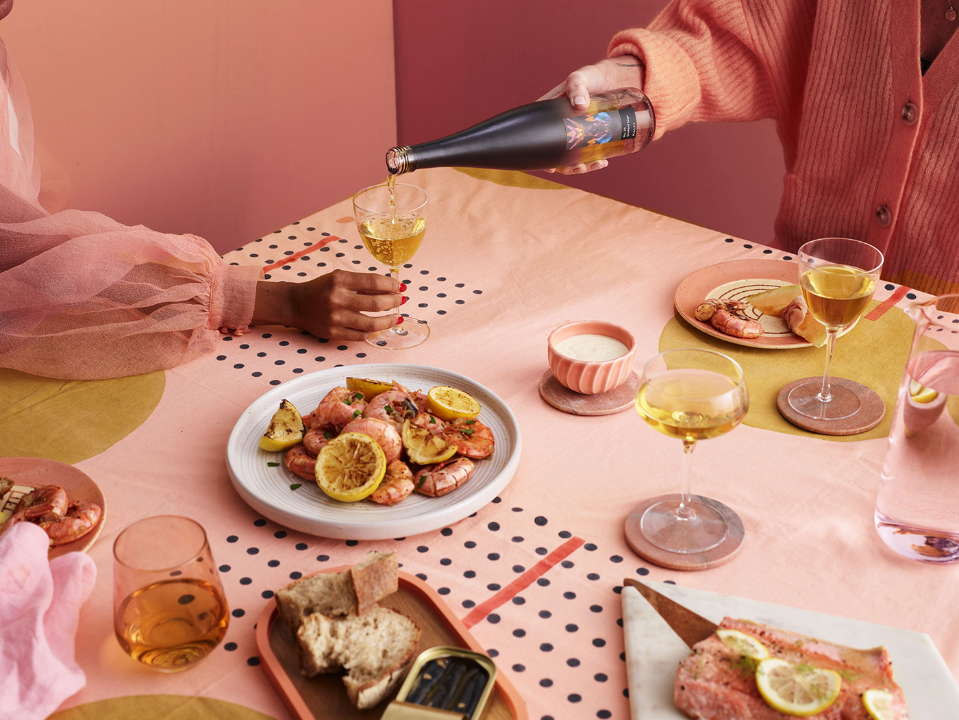 非酒精品牌 Kally 突出萬花筒的創(chuàng)新品牌包裝設計